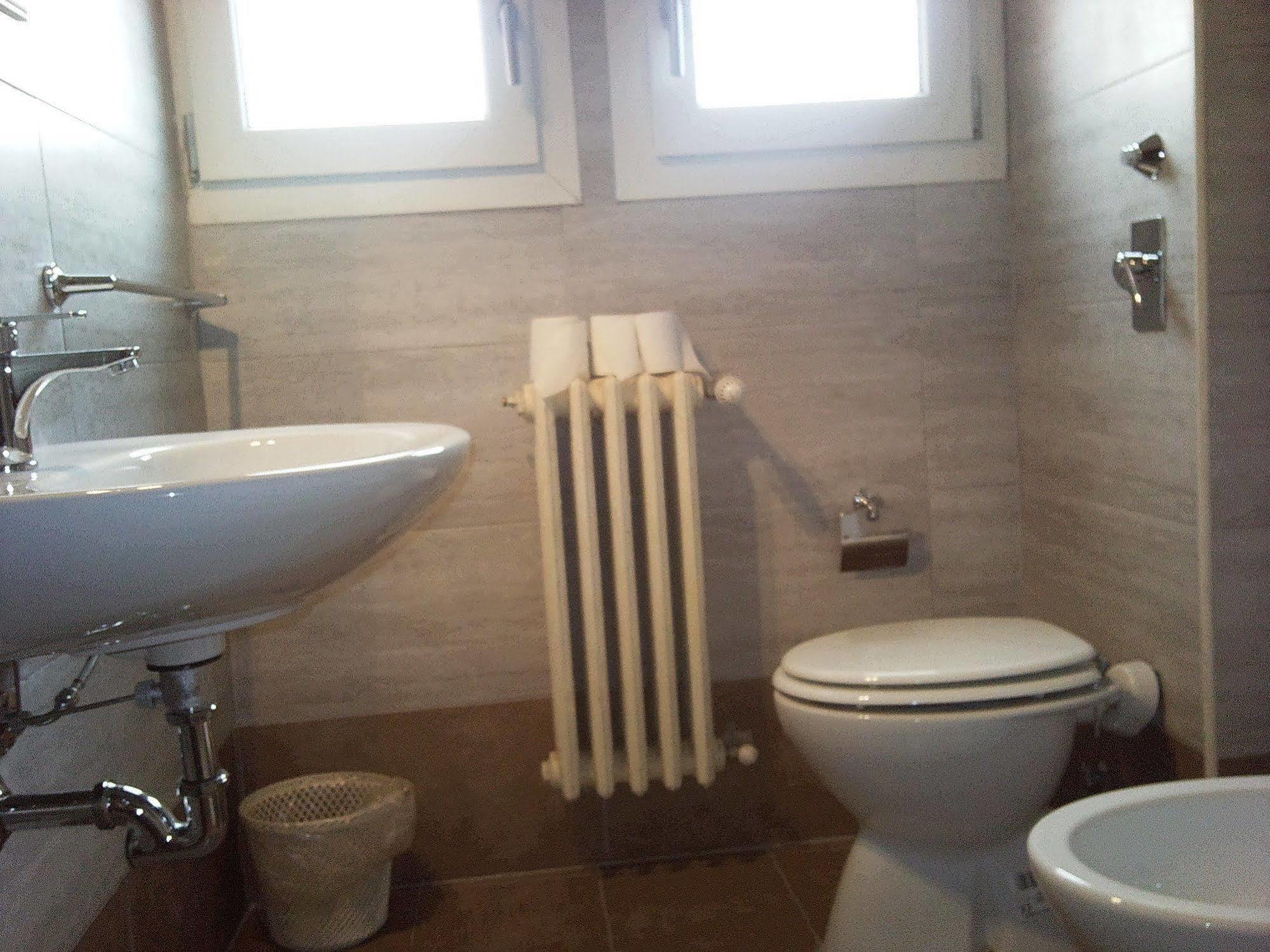 Bristol Hotel 2*